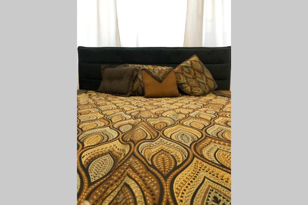 דירות בוקרשט Outstanding 3Br Ultracentral Cityview Balcony Aaa מראה חיצוני תמונה
